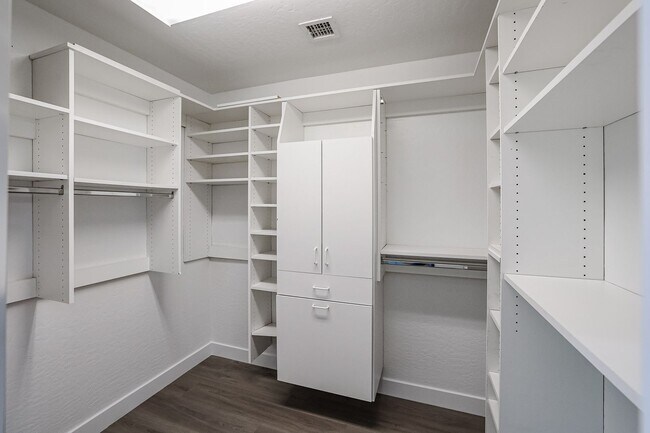 Building Photo - COMING SOON!! INCREDIBLE 5-BEDROOM 3 BATH, ALMOST 4000 SFT IN CORE CHANDLER