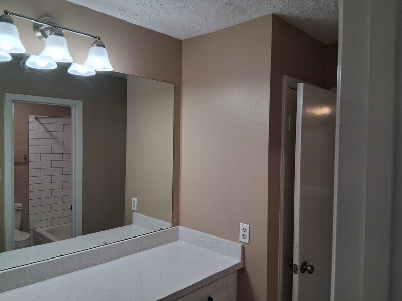 Building Photo - 18731 Twigsworth Ln