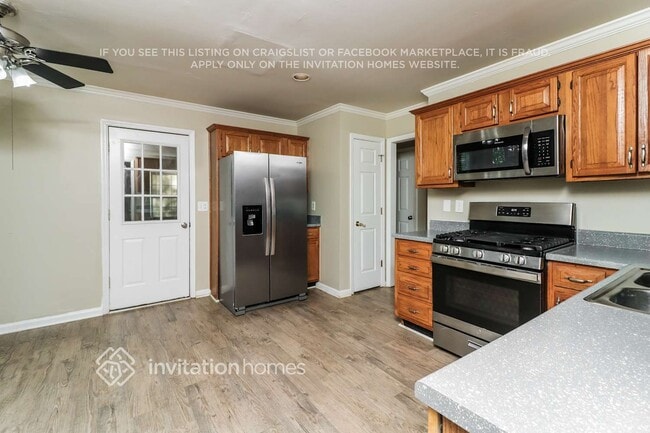 Building Photo - 225 Tennis Ct Ln