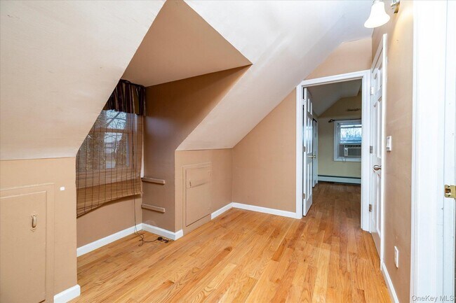 Building Photo - 1558 9th St