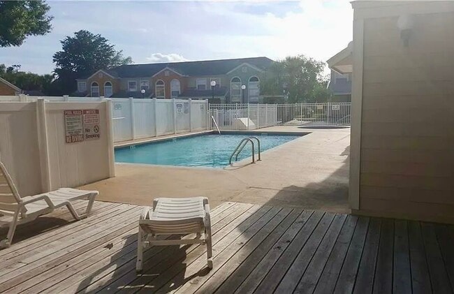 Building Photo - 2428 Summerfield Pl