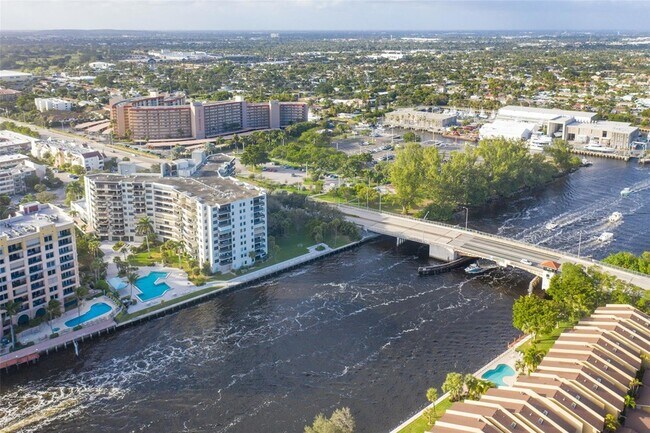 Building Photo - 2900 NE 14th Street Causeway