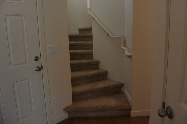 Building Photo - 13106 NE 25th St