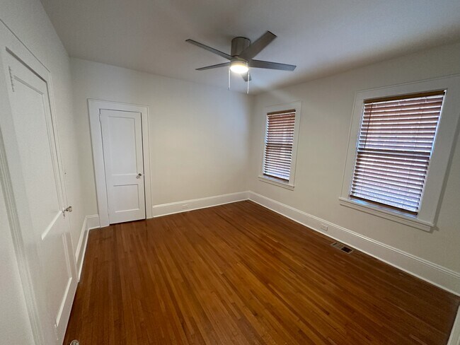 Building Photo - 605 Lamar Ave