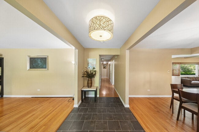 Building Photo - 1663 Longvalley Dr