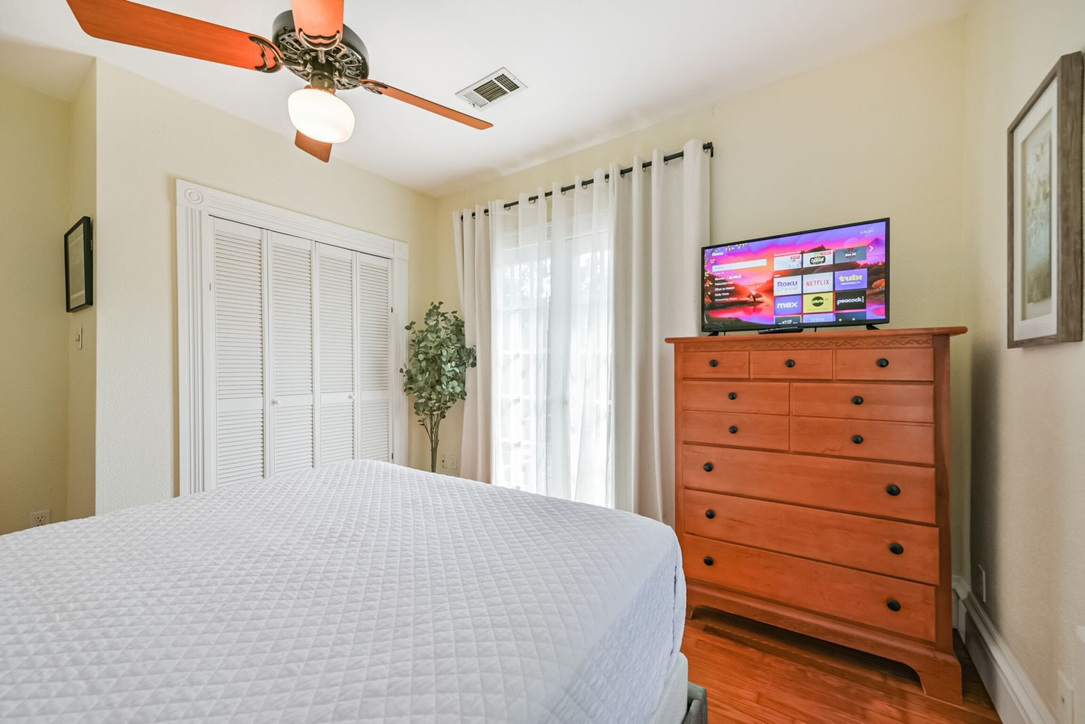 Building Photo - 1305 Beverly St