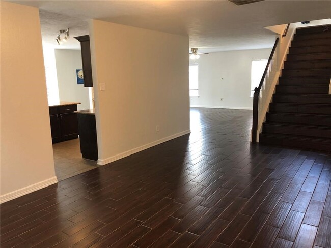 Building Photo - 5718 Silas Creek Ct