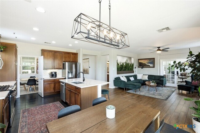 Building Photo - 1203 Canadian Cove