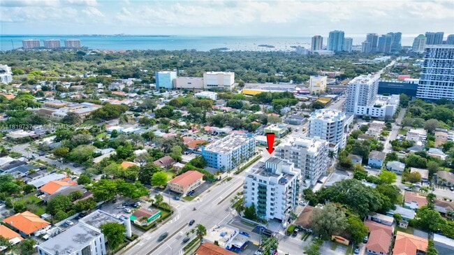 Building Photo - 2550 SW 27th Ave