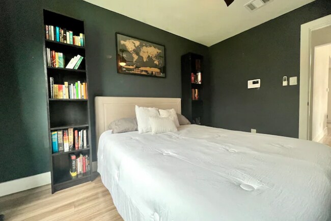 Building Photo - 12340 Little Emily Way