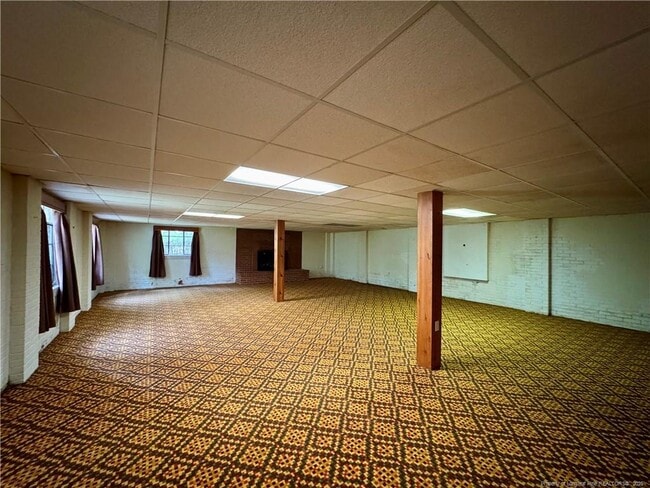 Building Photo - 910 W Whitford St