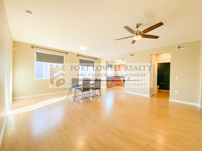 Building Photo - Two bedrooms, 2 Bathrooms 1,288 Sq. Ft. Plus 2 Car Garage in Phoenix AZ 85004