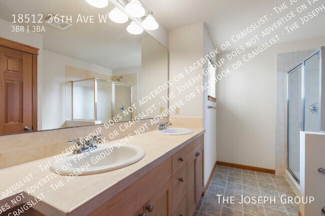 Building Photo - 18512 36th Ave W