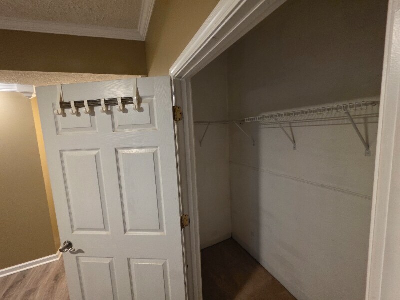 Building Photo - 3374 Royal Oaks Dr