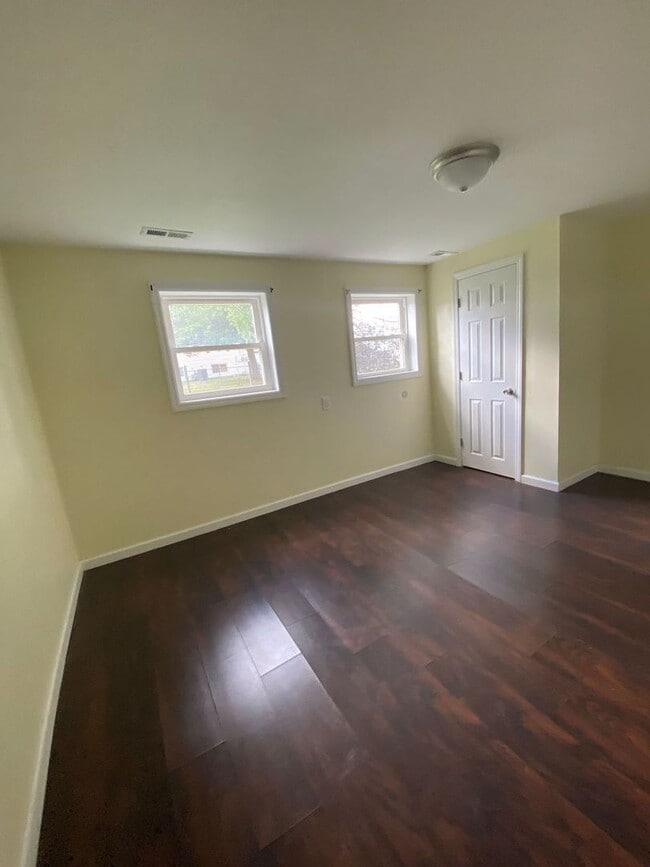 Building Photo - 241 Lafayette Ave