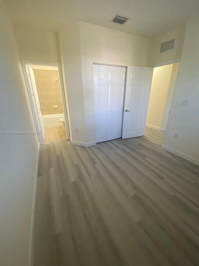 Building Photo - 17460 SW 153rd Ave