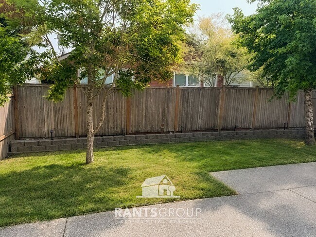 Building Photo - Gorgeous 2 Story Home! Located in Central Lacey!