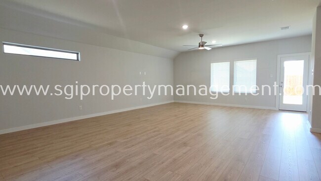 Building Photo - 3604 High Valley Dr