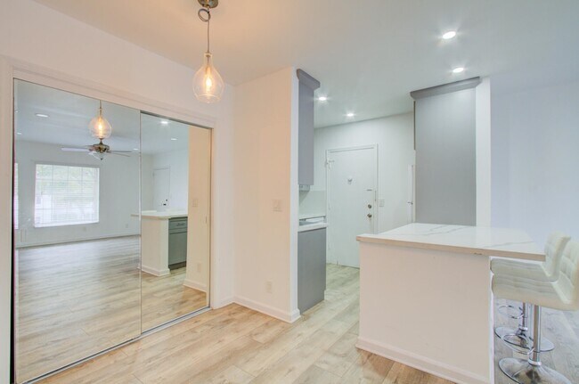 Building Photo - 2260 NE 67th St