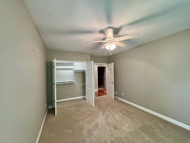 Building Photo - 124 Vinita Ln