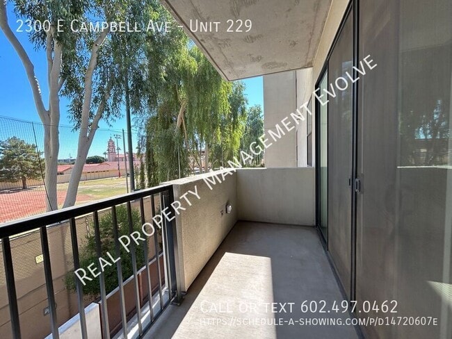 Building Photo - Luxurious Living In This High-end Condo! *...