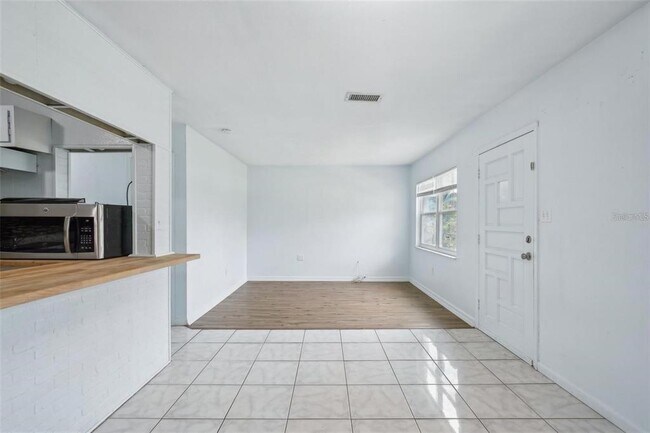 Building Photo - 7715 Deleuil Ave