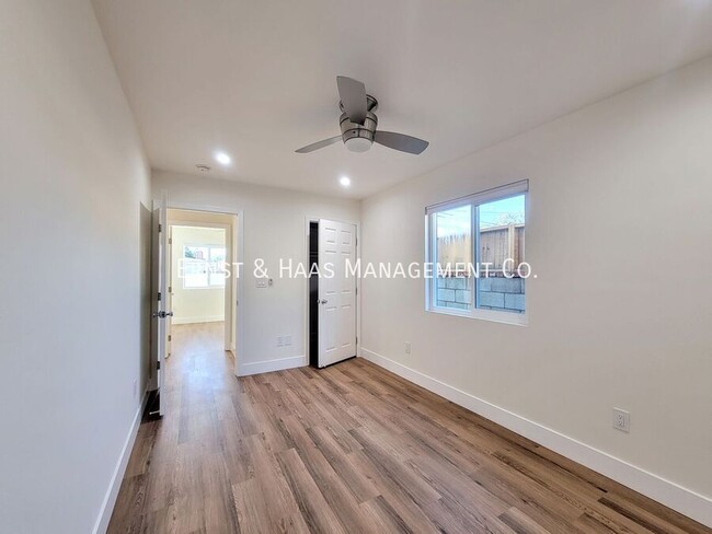 Building Photo - Beautifully Remodeled 2 Bedroom Home with ...