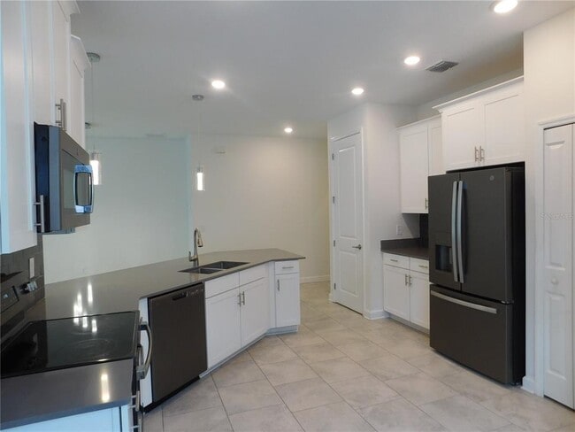 Building Photo - 1830 Good Neighbor Lp