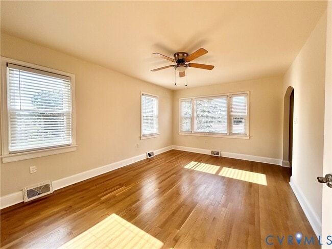 Building Photo - 411 Hillcrest Ave