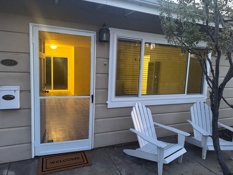 Building Photo - 621 Larkspur Ave