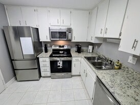 Building Photo - 2700 Bayshore Blvd