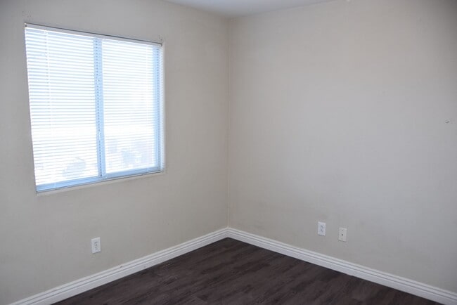 Building Photo - NORTH - 2 STORY HOME - 89081