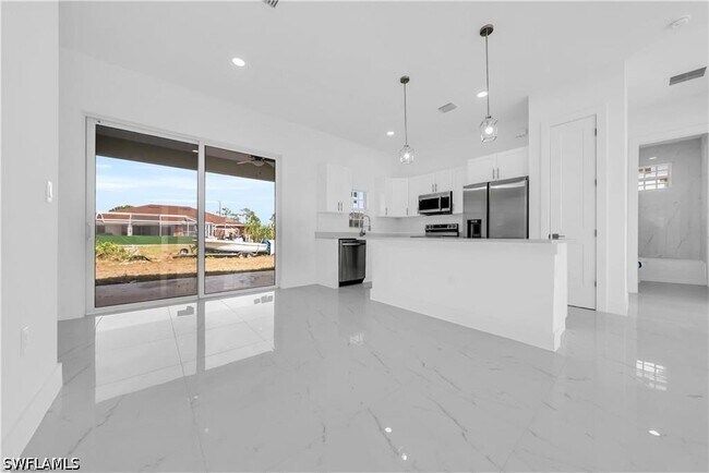 Building Photo - 3312 11th St W