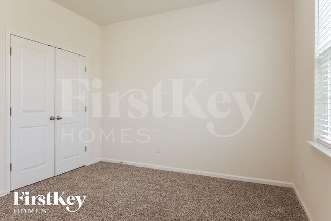 Building Photo - 509 Adalina Dr