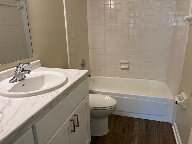 Building Photo - 456 High Point Ln