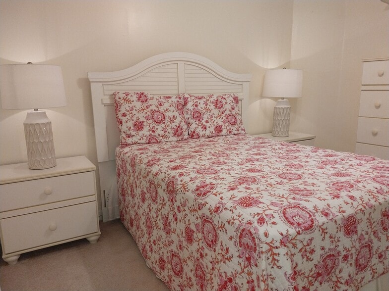 Building Photo - 4384 Daphne Ln