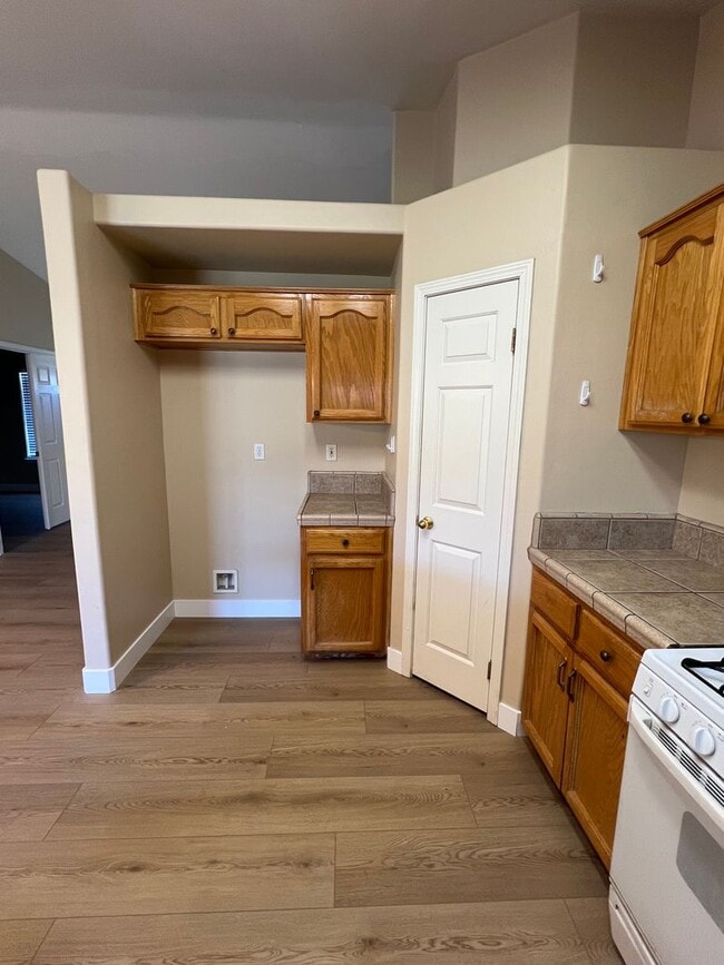 Building Photo - Southwest 4 bedroom