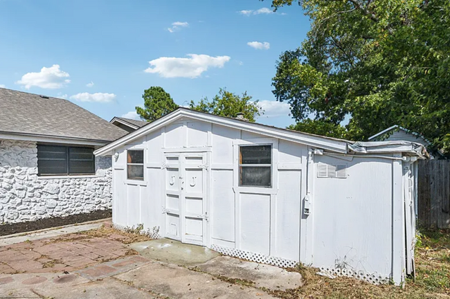 Primary Photo - Charming 3-Bedroom Home with Spacious Yard...