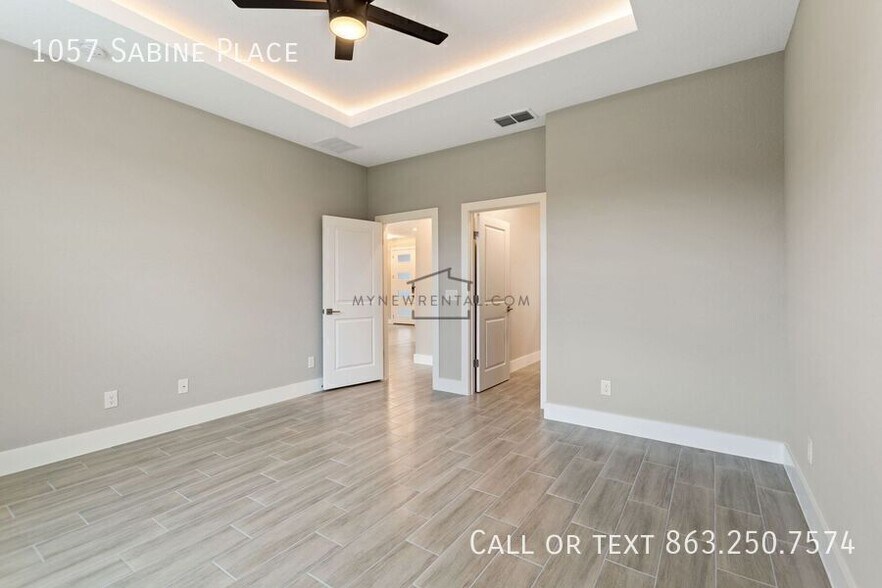 Building Photo - 1057 Sabine Pl