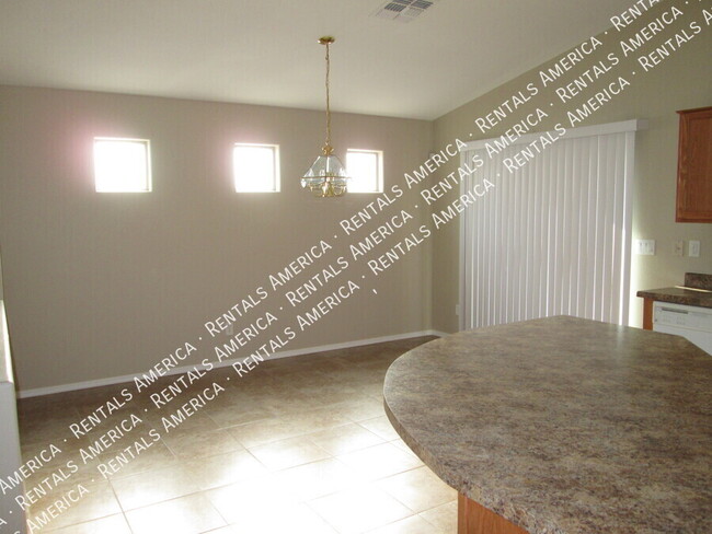 Building Photo - Spacious 3 Bedrm in Pecan Creek