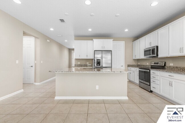 Building Photo - 58 Los Lagos Blvd