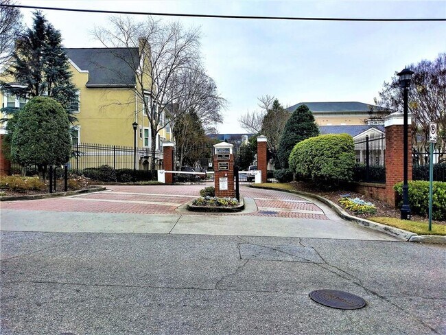 Building Photo - 375 Highland Ave NE