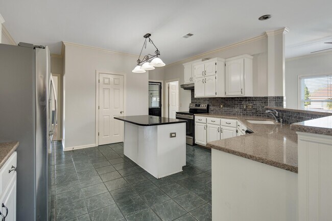 Building Photo - 979 Welbeck Cove