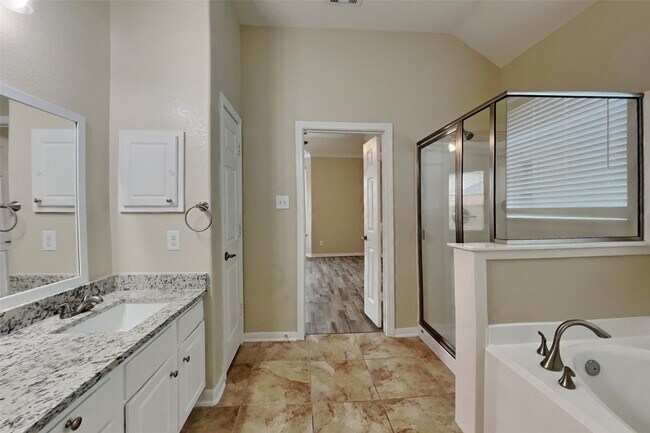 Building Photo - 12419 Adams Ridge Ln