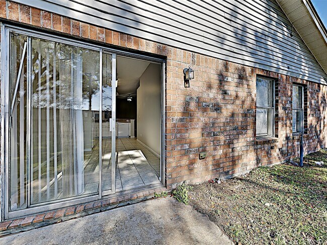 Building Photo - 3215 Boynton Dr