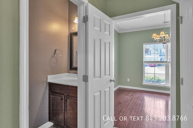 Building Photo - 512 Chaff Ln