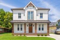 Building Photo - 213 Winchester St