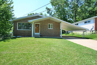 Building Photo - 3 Bedroom House Close to Campus