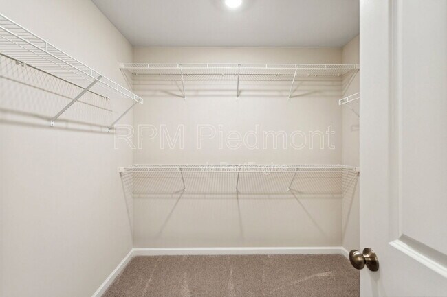 Building Photo - 1604 Halbrook Pl SW