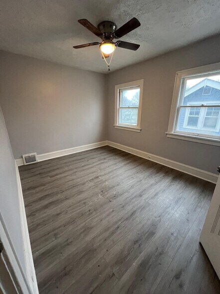 Building Photo - 3332 Cedarbrook Rd